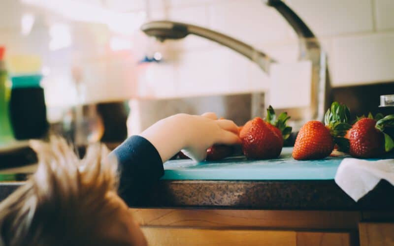 Wie man Kinder auf eine gesunde Ernährung umstellt