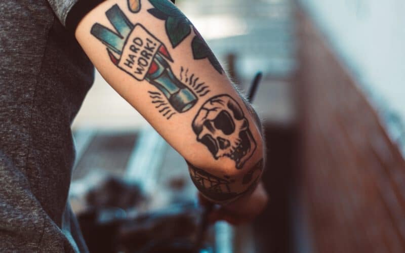 Tattoo-Fails: Was man nicht tun sollte beim Tätowieren