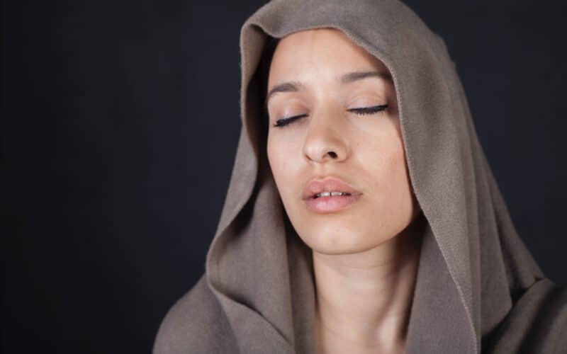 Nase im Blick: Anatomie, Aufgaben, Schwierigkeiten & Pflege